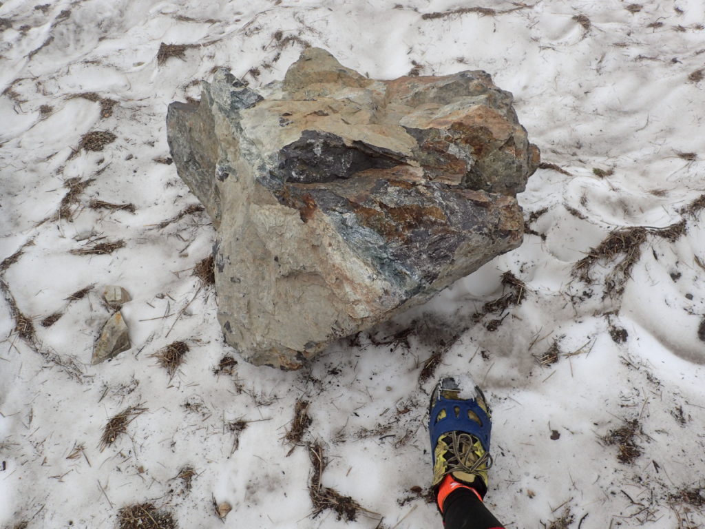 白馬岳大雪渓の落石