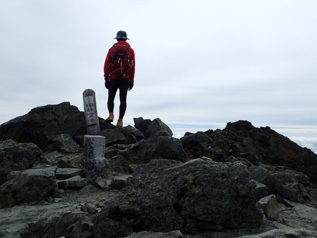 塩見岳西峰で記念撮影