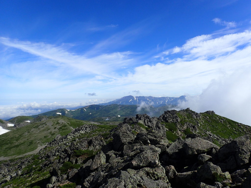 トムラウシ山から見る旭岳
