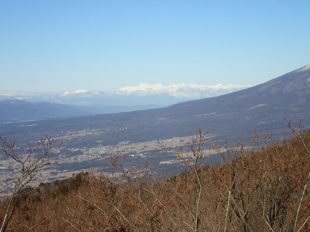 茅ヶ岳山頂から見る北アルプス