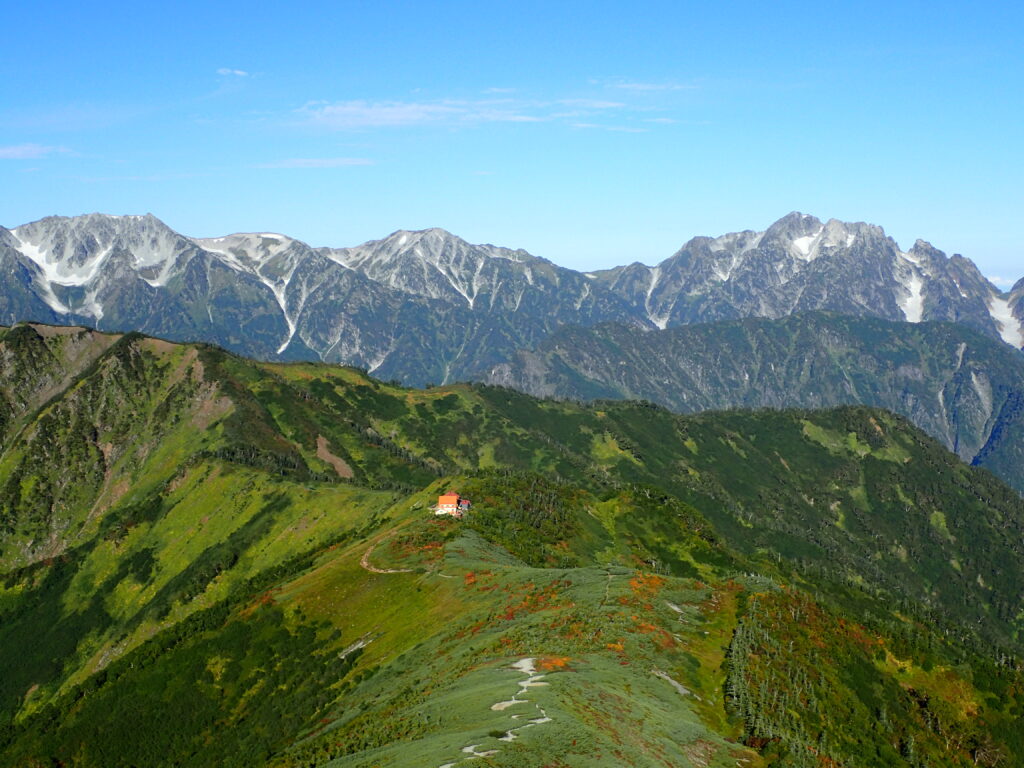 日本百名山の鹿島槍ヶ岳登山をしたときに撮影した剱岳・立山と種池山荘