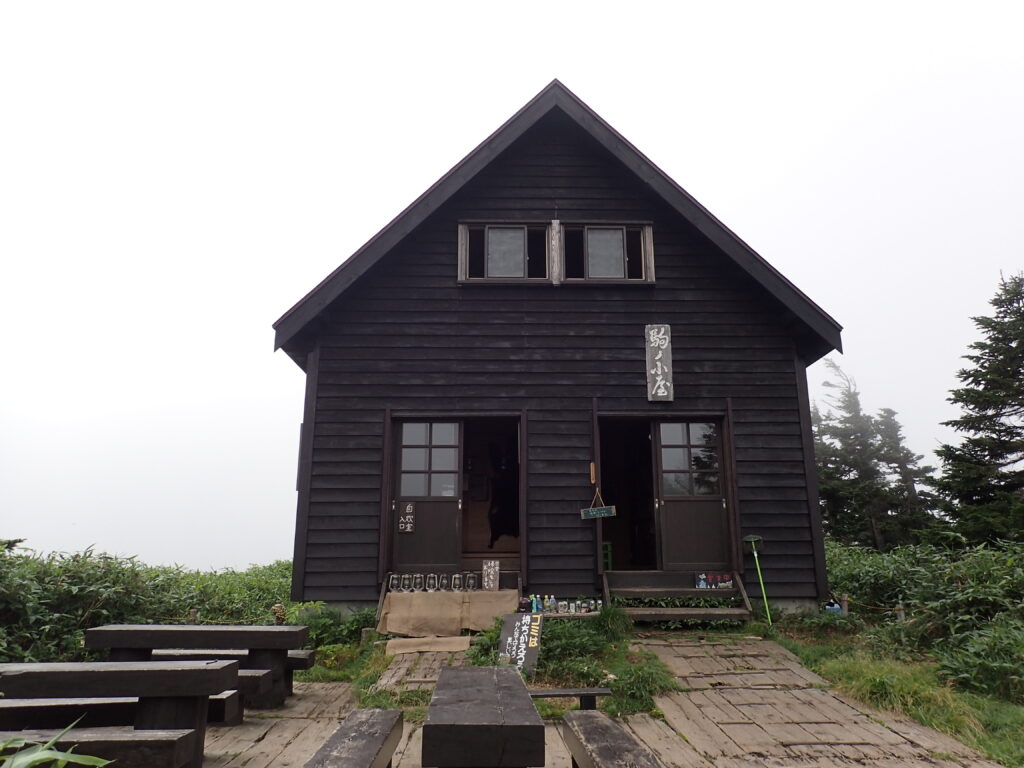 日本百名山の会津駒ヶ岳を登山した時に撮影した駒ノ小屋