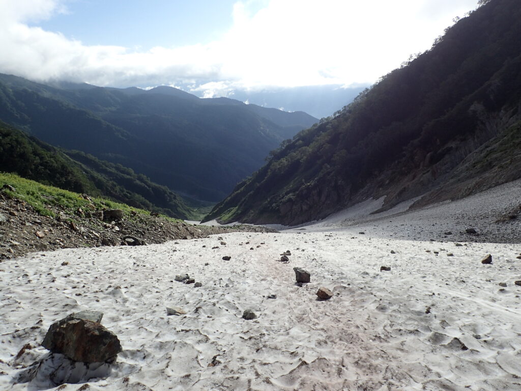 日本百名山の白馬岳を登山した時に撮影した白馬大雪渓