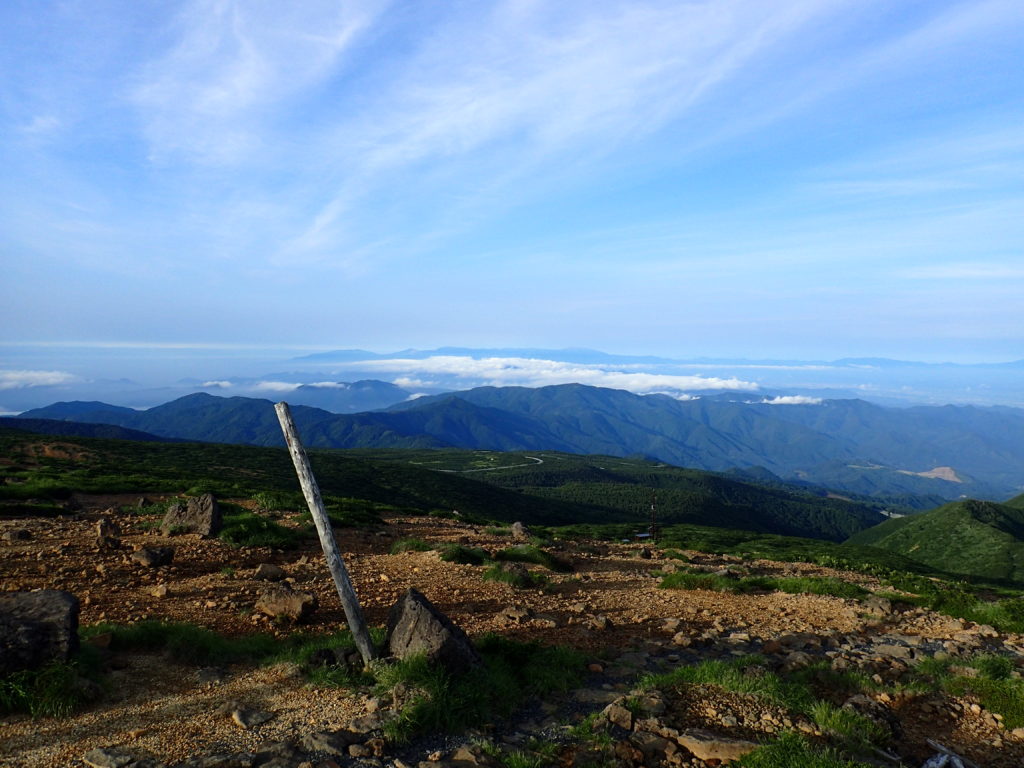 蔵王山の稜線から眺める景色