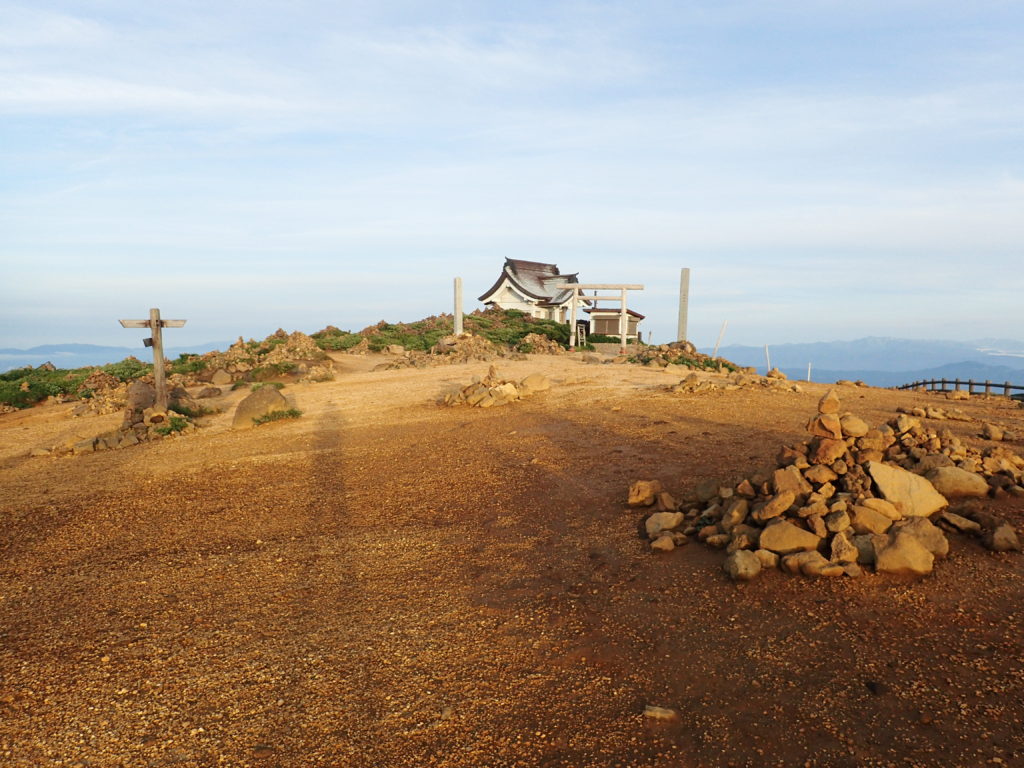 刈田岳山頂のケルン