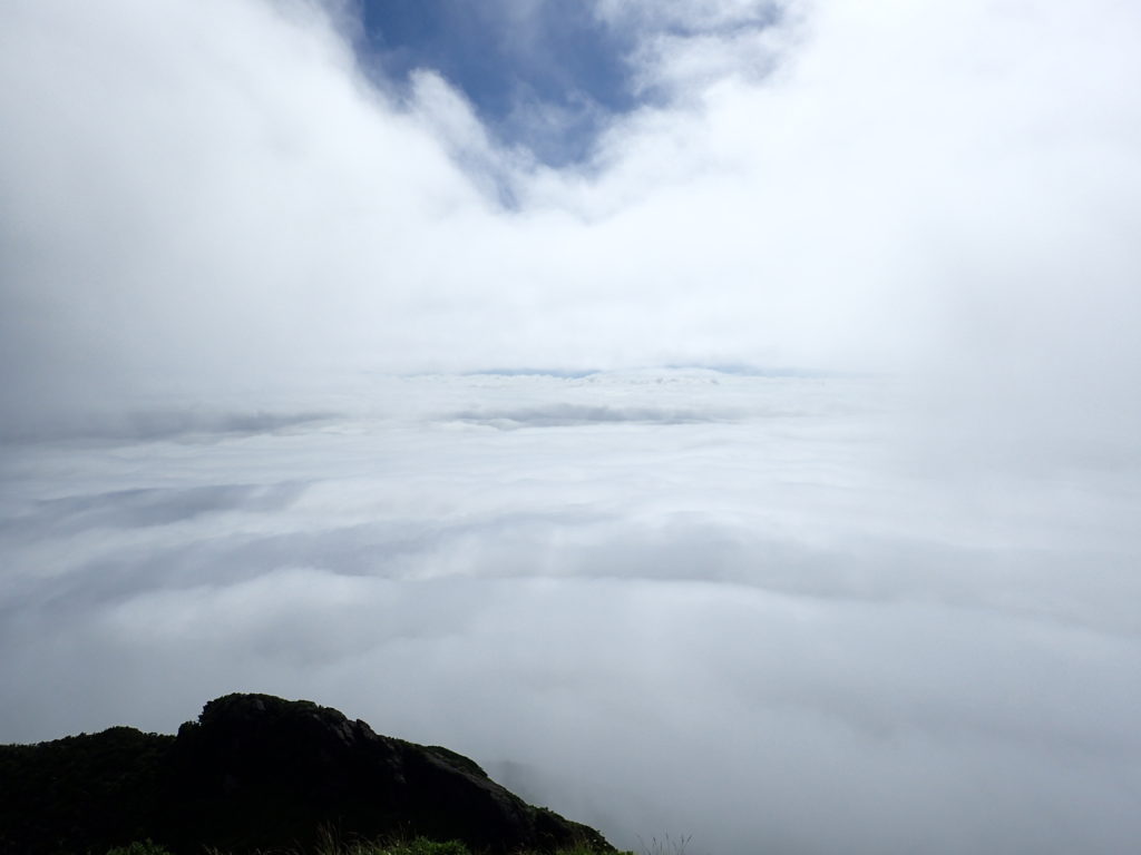 岩木山山頂からの雲海