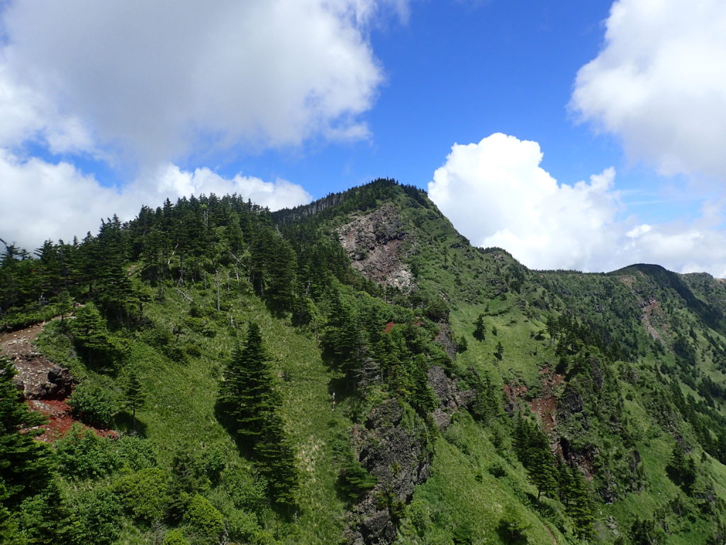 黒斑山登山道(表コース)にあるトーミの頭から撮影した黒斑山