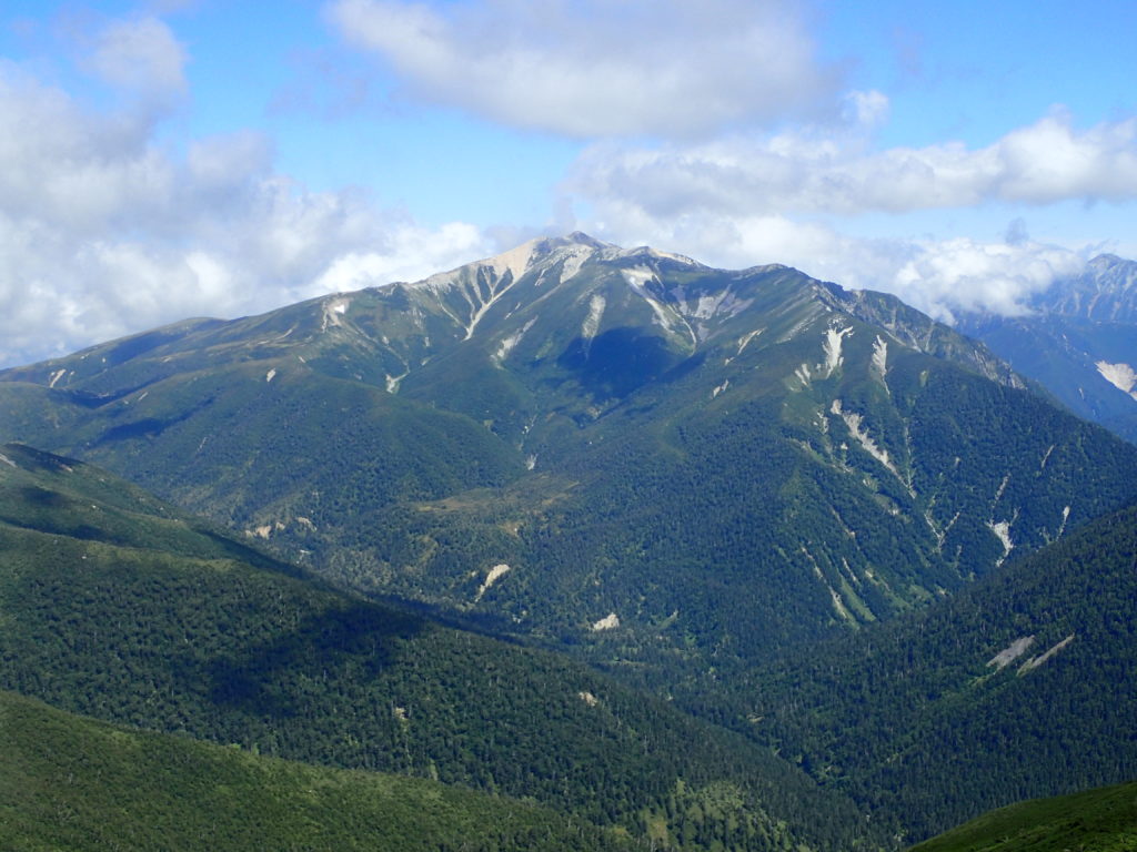 黒部五郎岳山頂から見る薬師岳