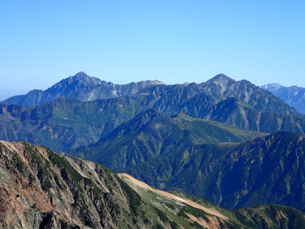 薬師岳から眺める剱岳と立山