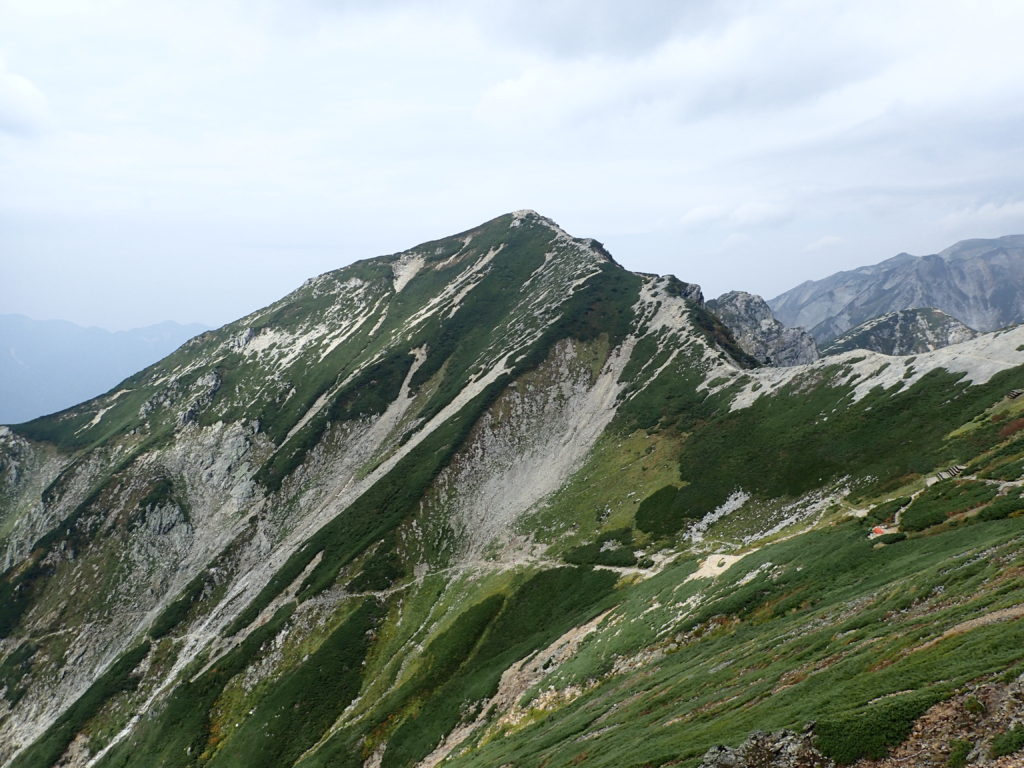 唐松岳頂上山荘から見る唐松岳