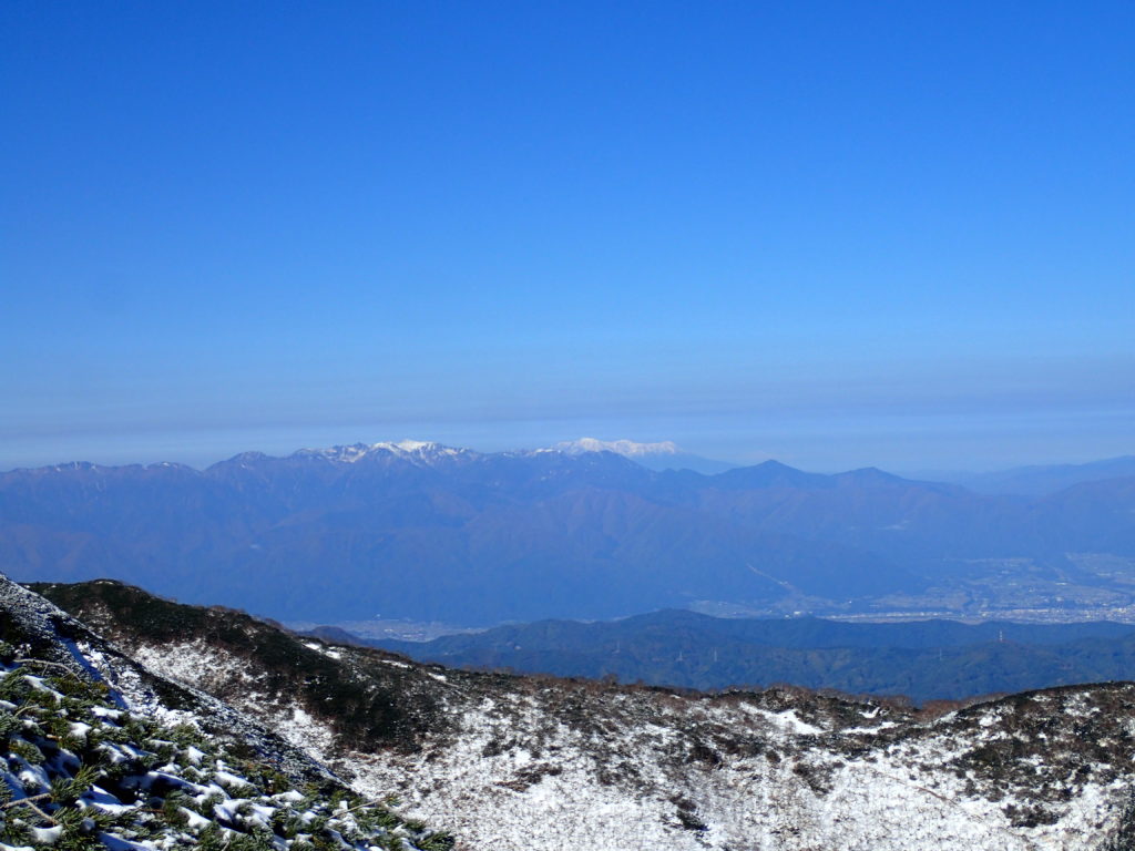 仙丈ヶ岳から見る中央アルプスと御嶽山