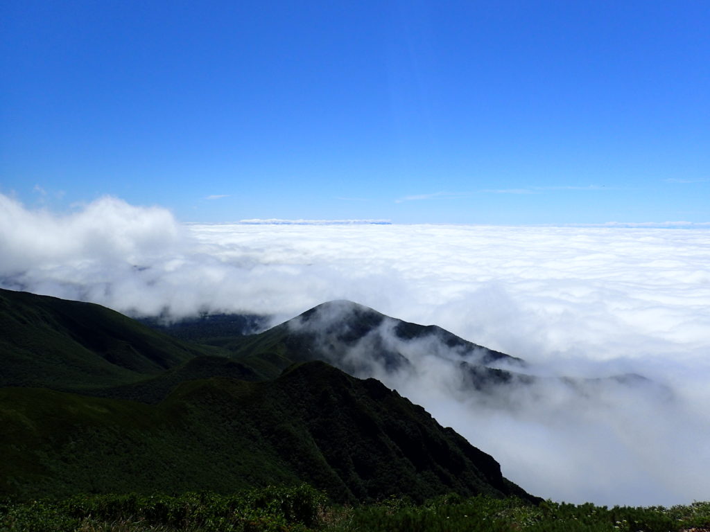 斜里岳山頂から見る雲海