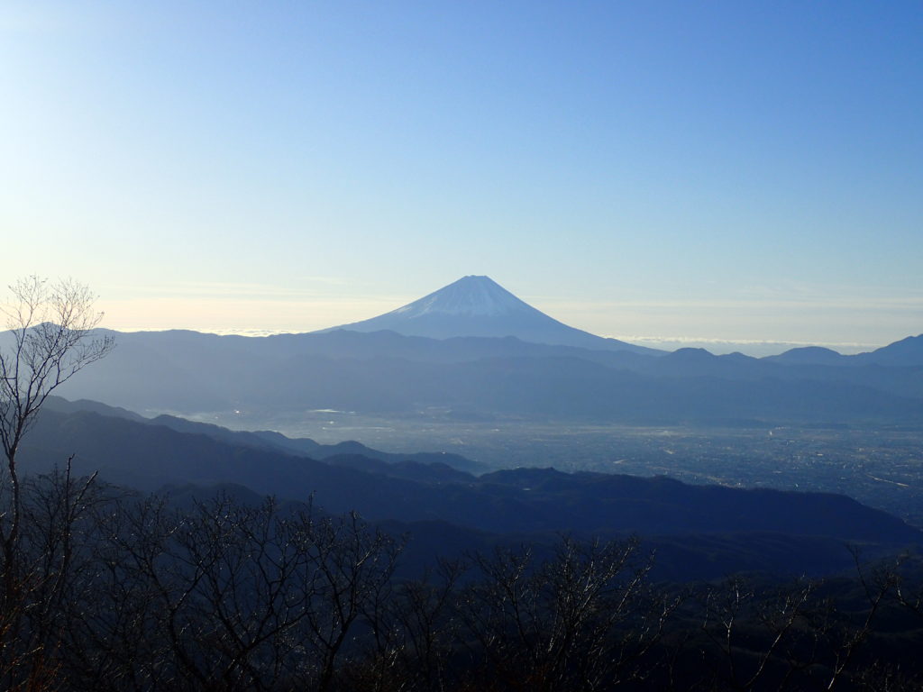 茅ヶ岳から見る富士山
