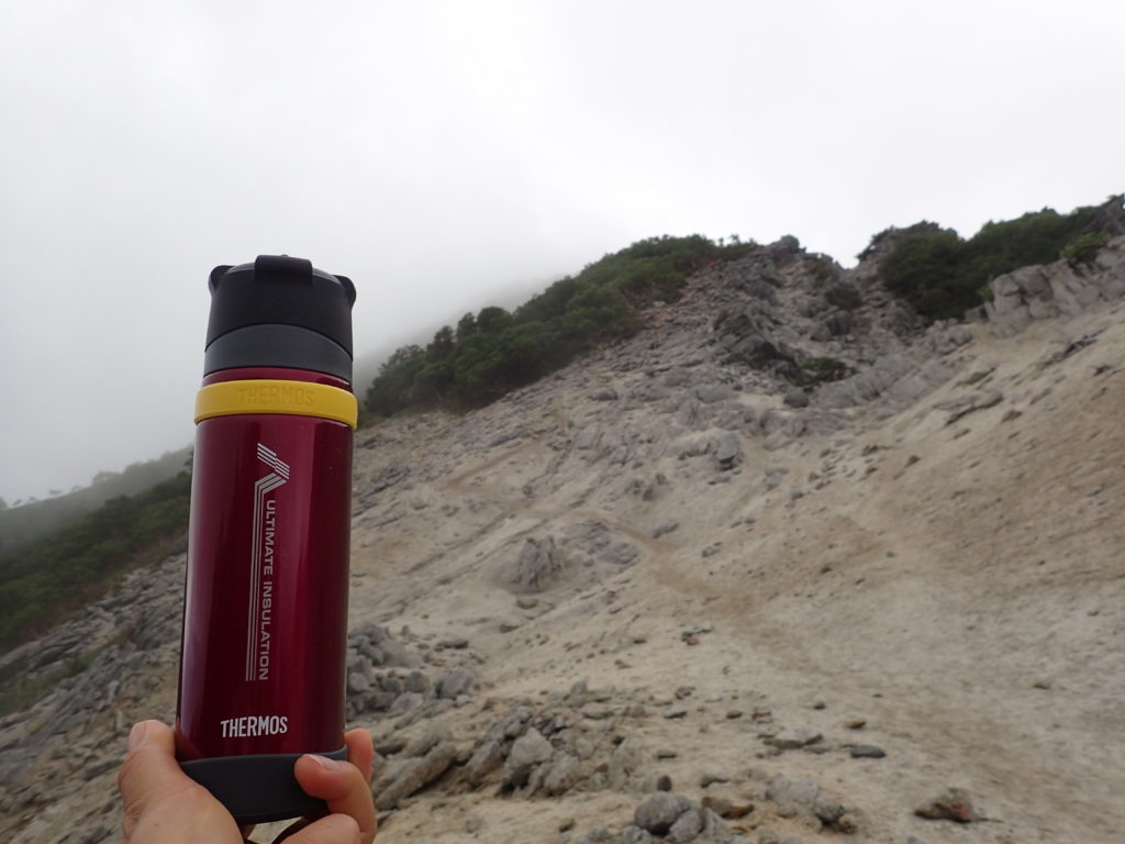 サーモスの登山用保温ボトルである山専ボトル