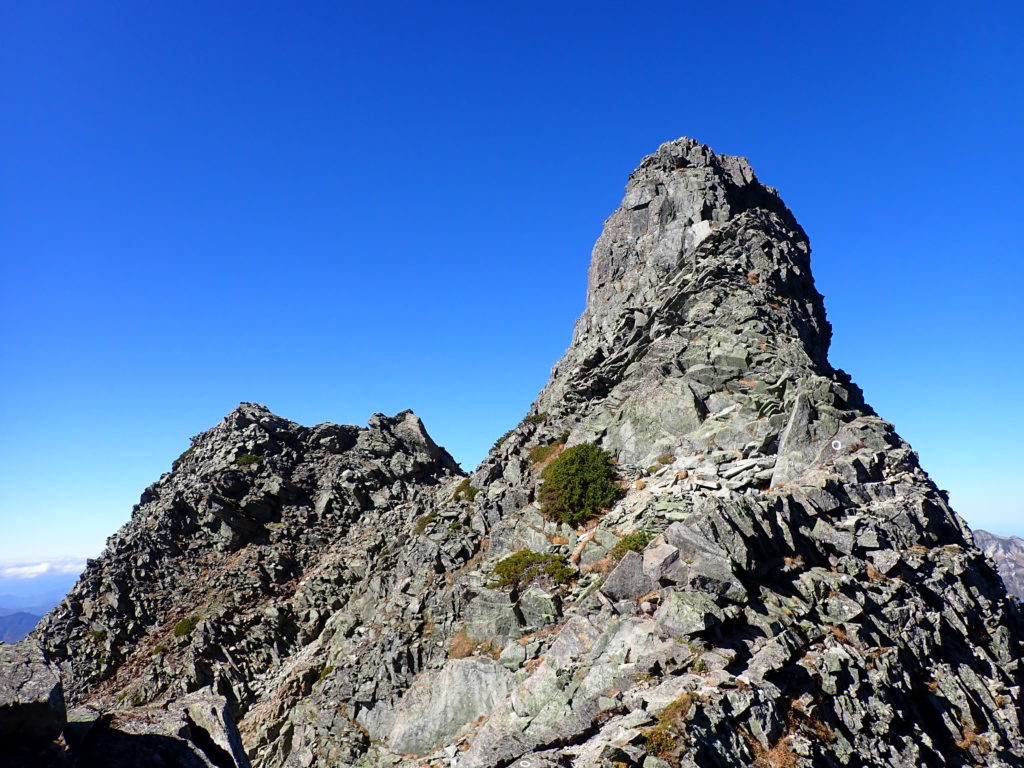 北アルプスの奥穂高岳登山の時にオリンパスの防水デジタルカメラタフで撮影した、ジャンダルムのピーク（山頂）