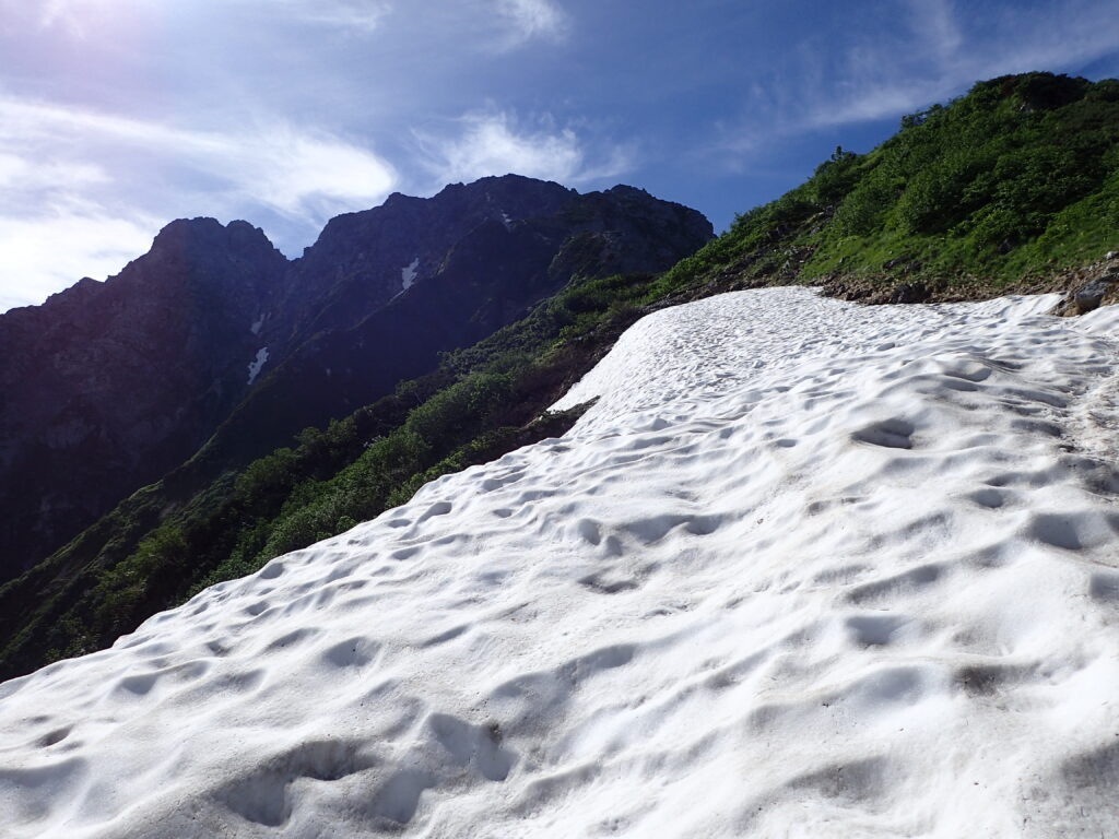 北アルプスの剱岳登山をした時に撮影した早月尾根の残雪