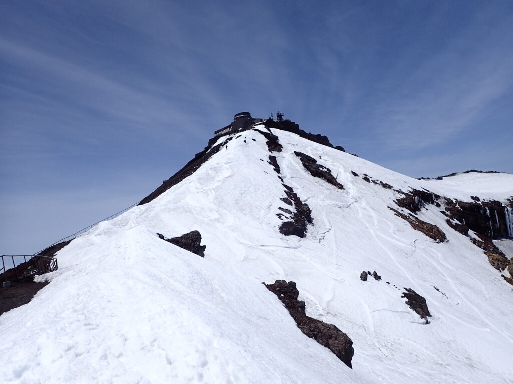 残雪気の富士山登山をした時に撮影した馬ノ背