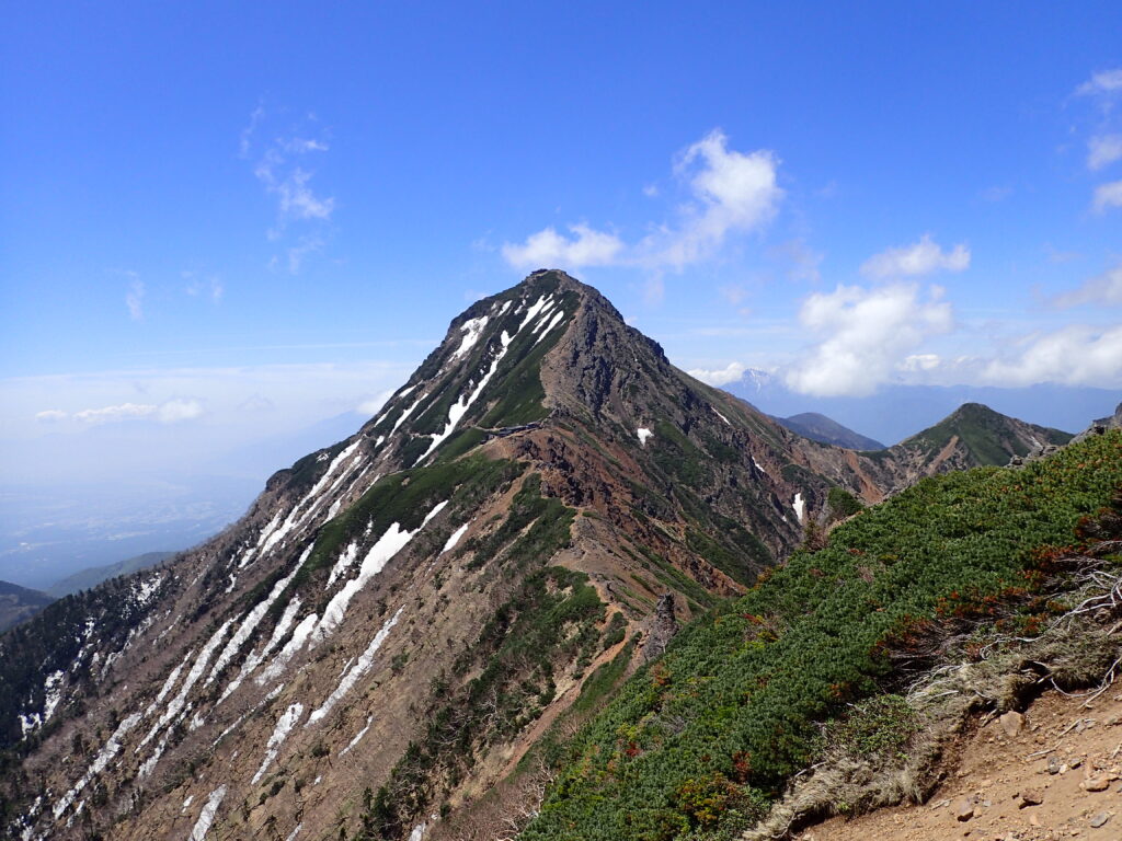八ヶ岳登山をした時にオリンパスの防水デジタルカメラタフで撮影した赤岳