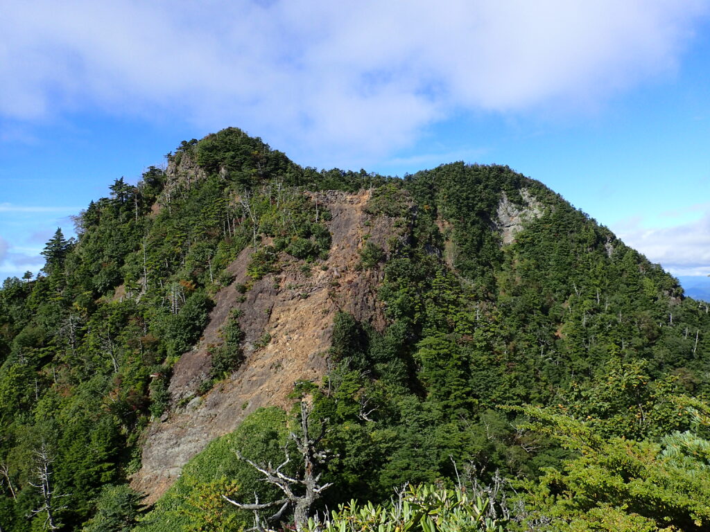 日本百名山の皇海山登山をした時に撮影したクラシックルートからの眺め