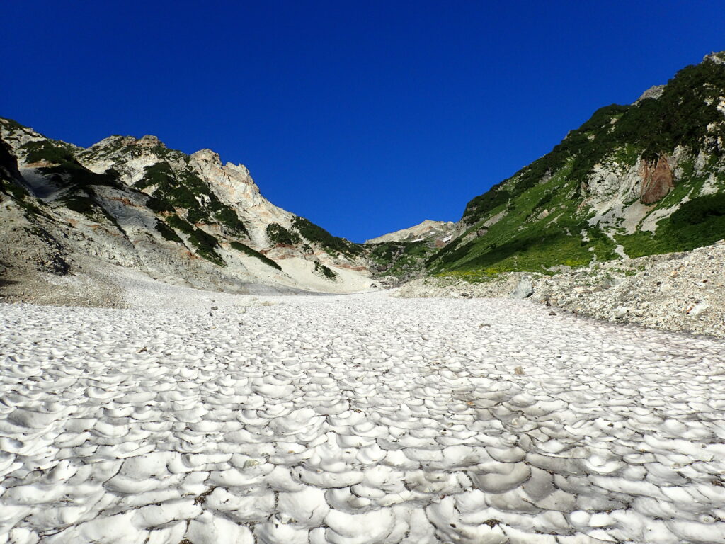 日本百名山の白馬岳登山をした時に撮影した白馬大雪渓