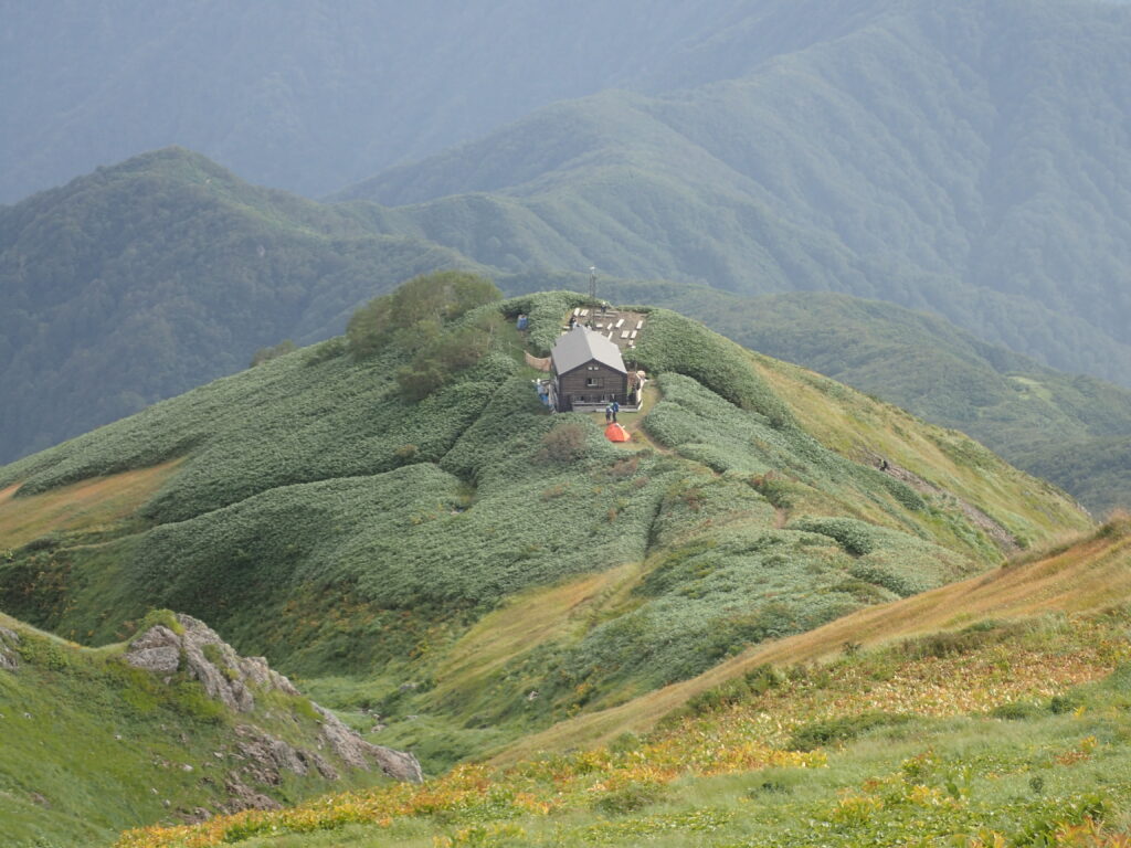 日本百名山の越後駒ヶ岳を登山した時に撮影した駒の小屋