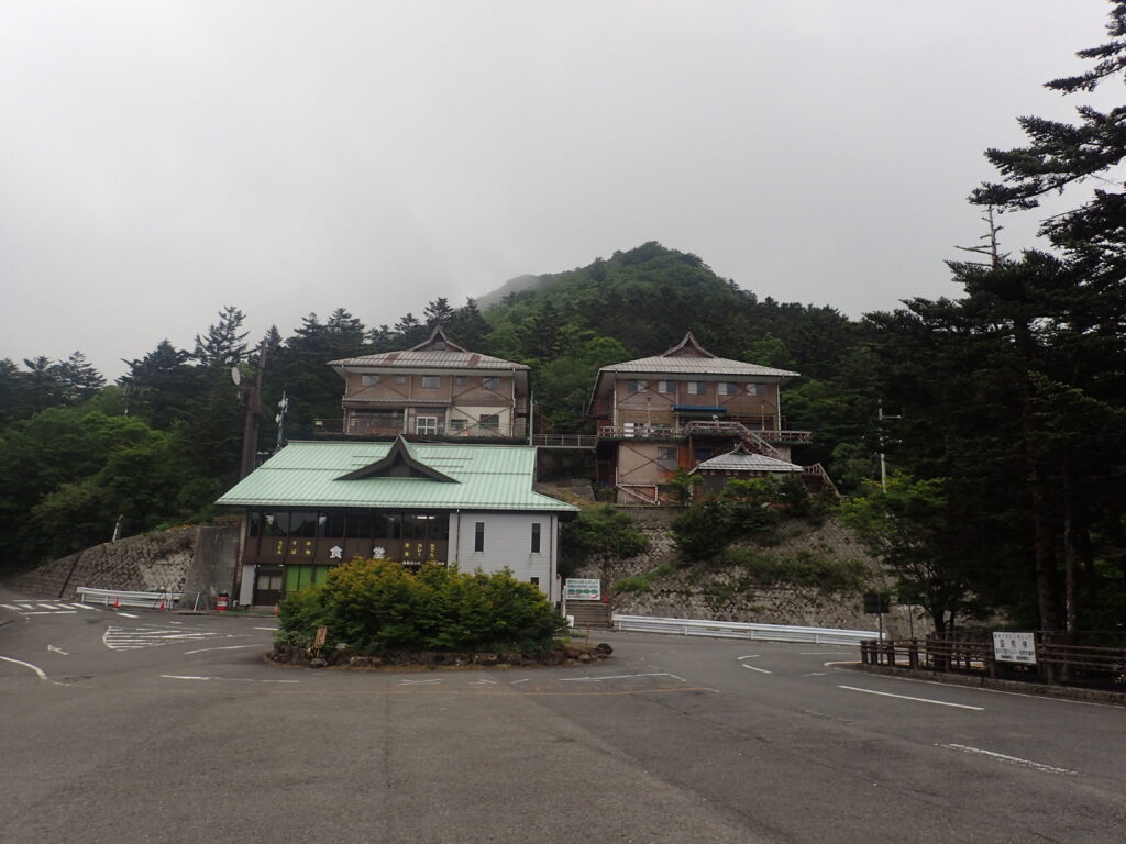 日本百名山の石鎚山を登山した時にオリンパスの防水デジタルカメラタフで撮影した登山口の食堂