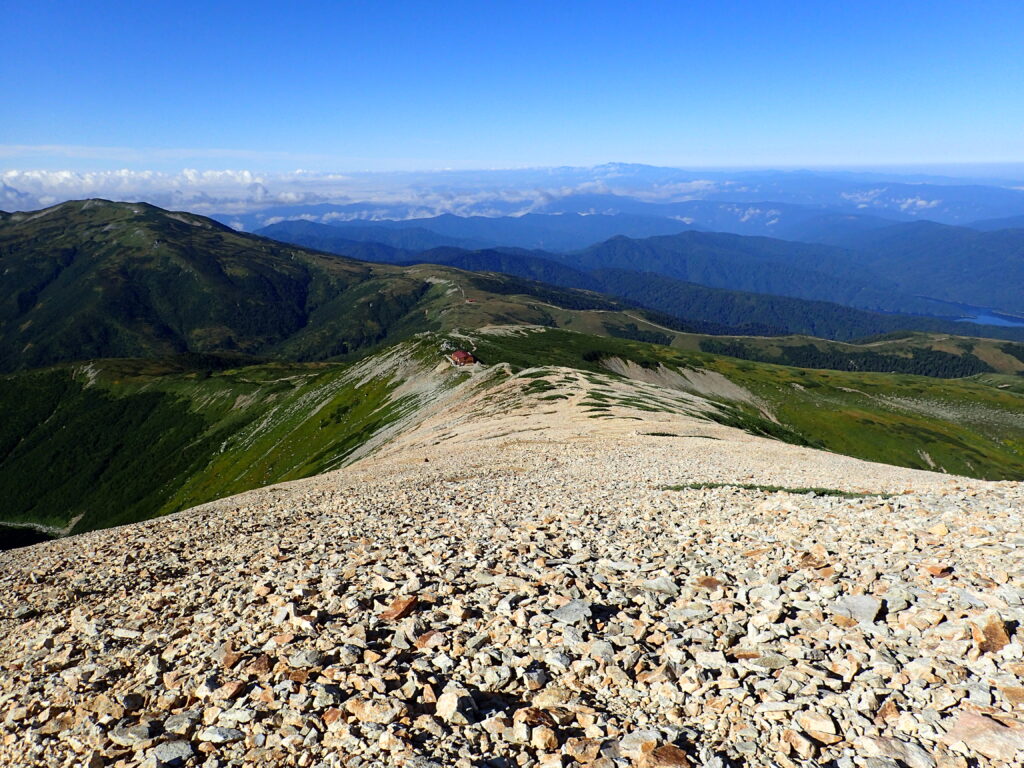 日本百名山で北アルプスの薬師岳を登山した時に撮影した薬師岳山荘