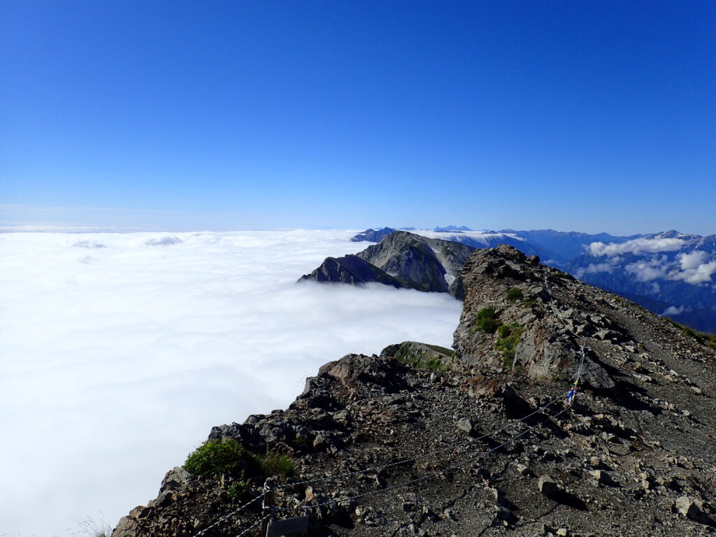 日本百名山の白馬岳を登山した時にオリンパスの防水デジタルカメラタフで撮影した雲海