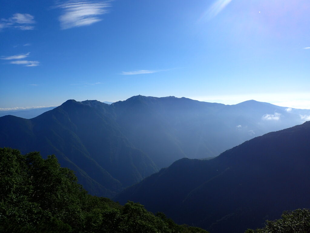 日本百名山の北岳を登山した時にオリンパスの防水デジタルカメラタフで撮影した鳳凰三山