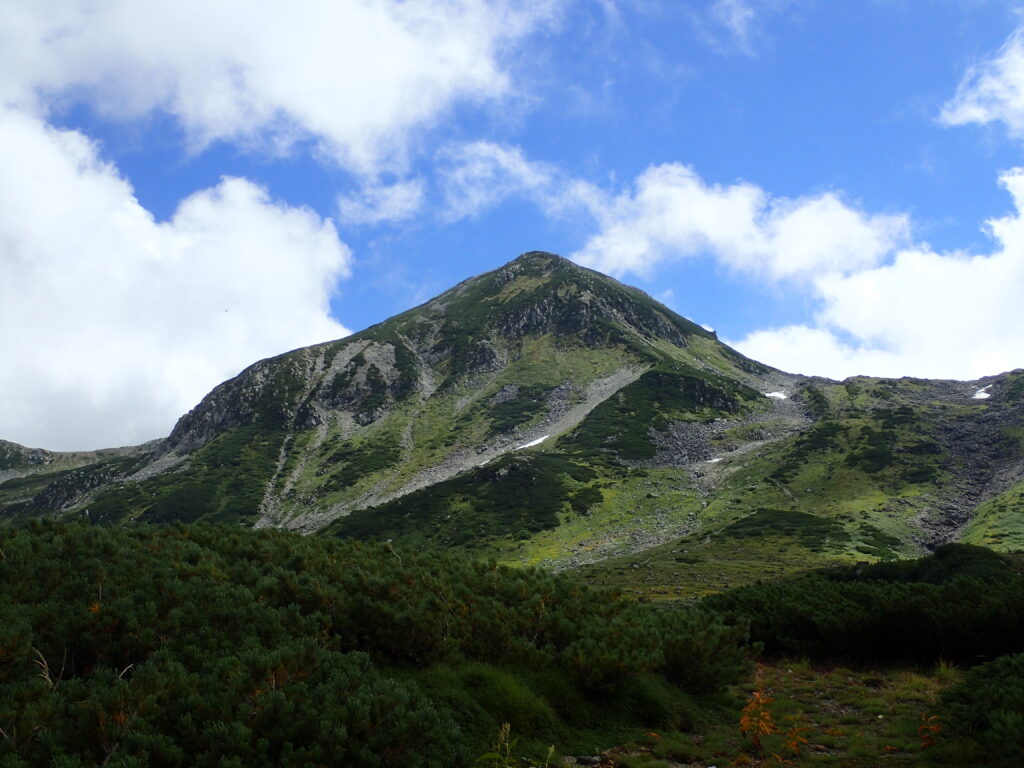 日本百名山の立山を登山した時にオリンパスの防水デジタルカメラタフで撮影した浄土山